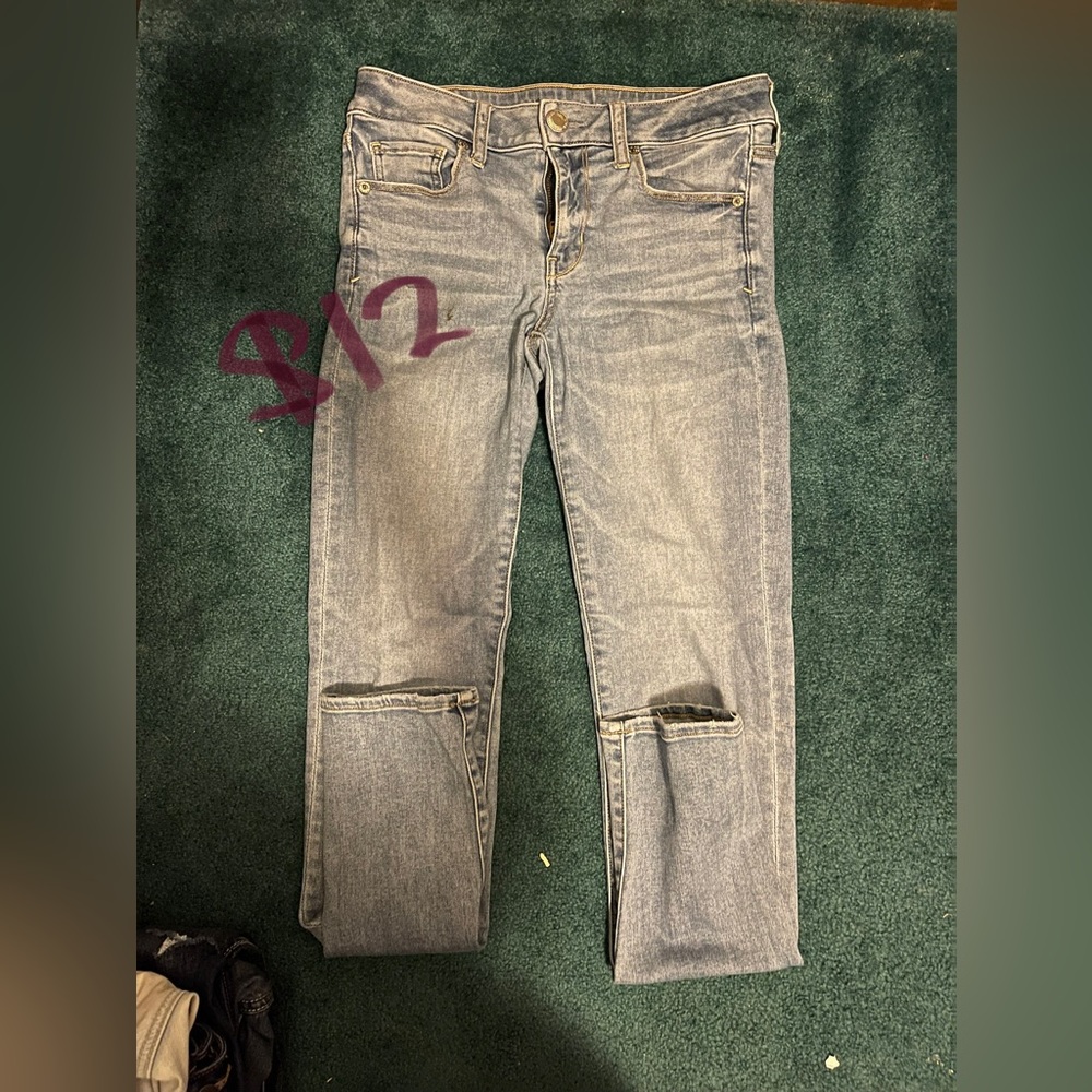 American eagle size 4; blue skinny Jean